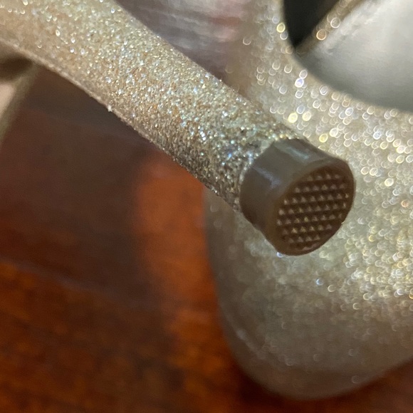 NWOT Size 6.5 platform heels - Picture 5 of 6